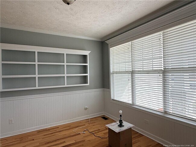 Building Photo - 3917 Barnsdale Dr