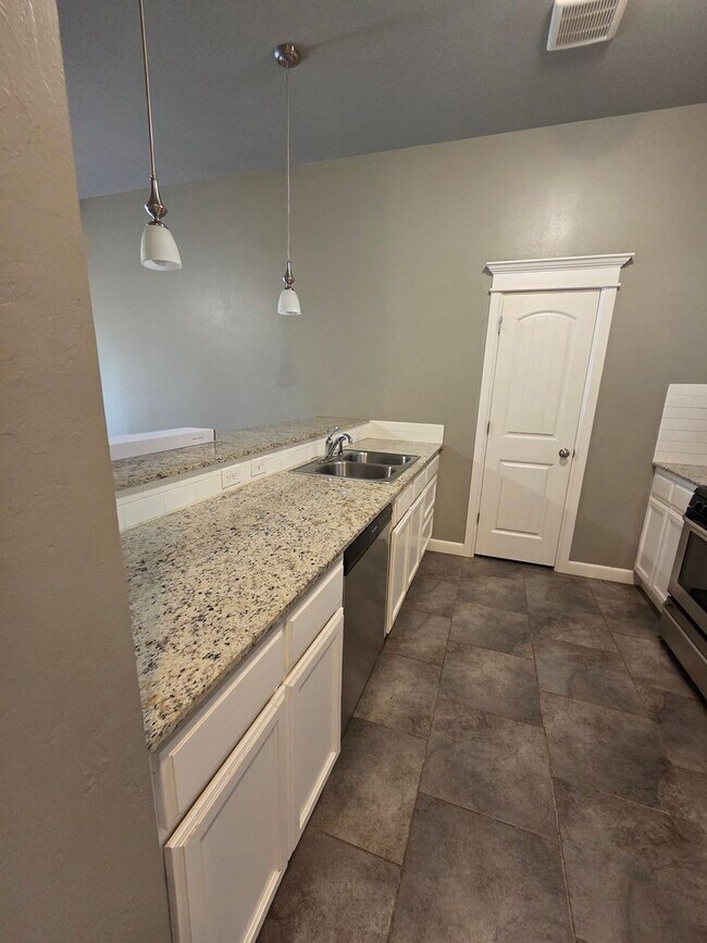 Building Photo - TAKE A LOOK AT YOUR NEW HOME!!!