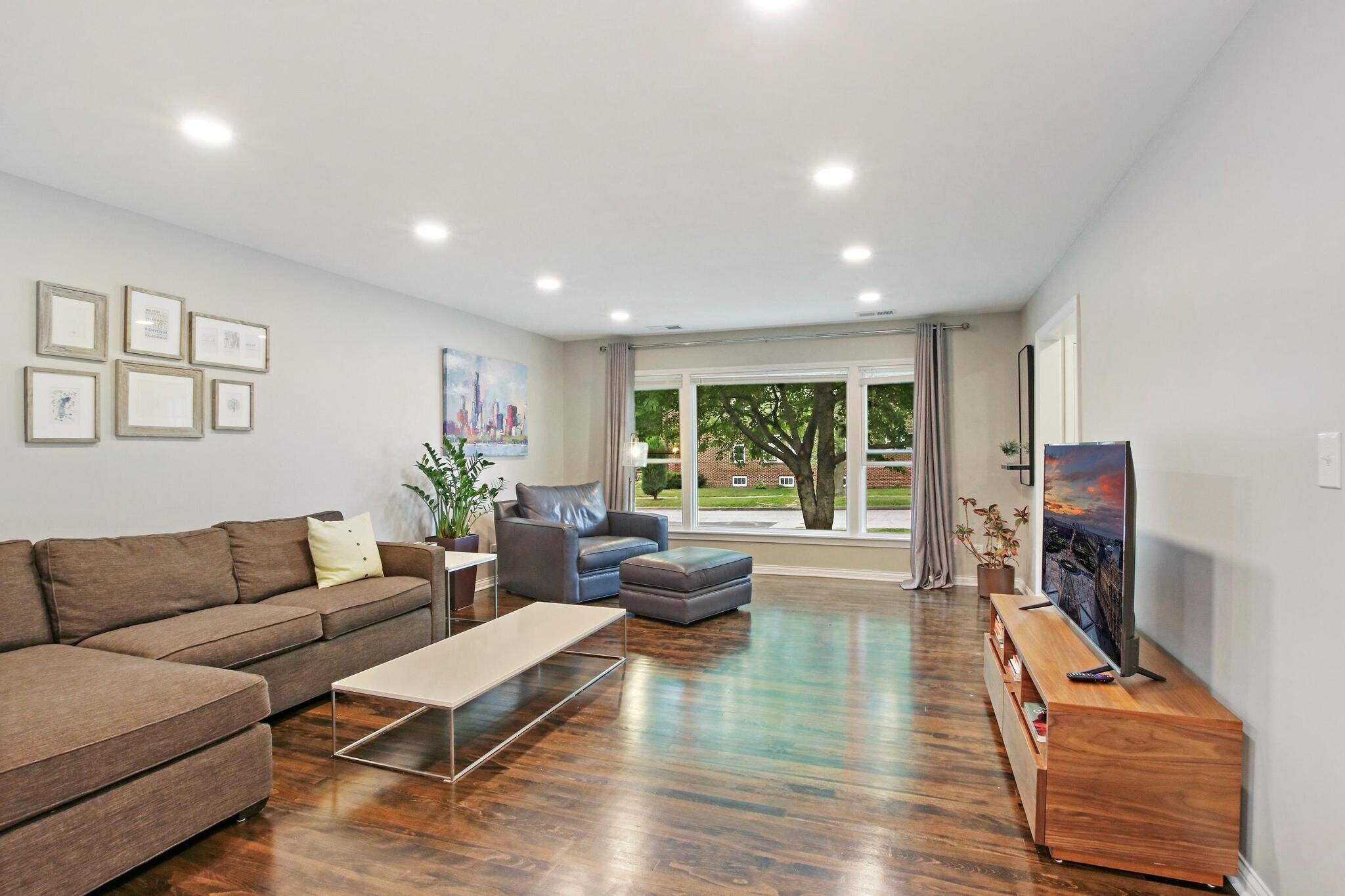 Building Photo - 500 W Pacific Ave