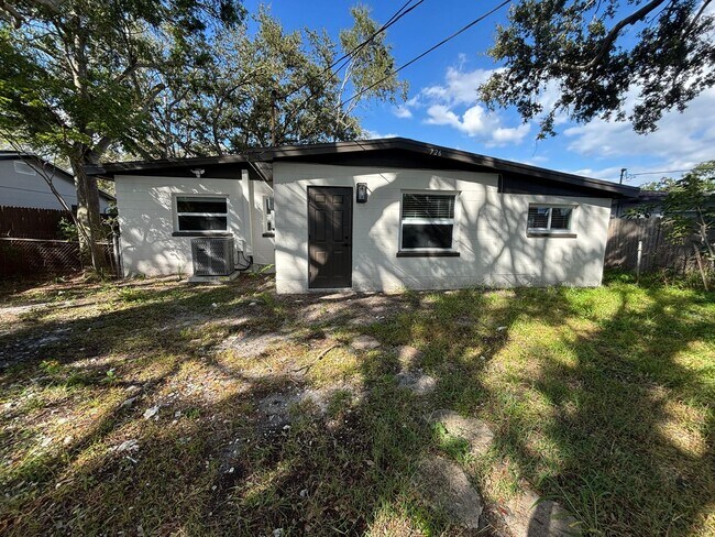 Building Photo - Fully Remodeled 3-Bedroom + Den Home for Rent in St. Petersburg, FL!