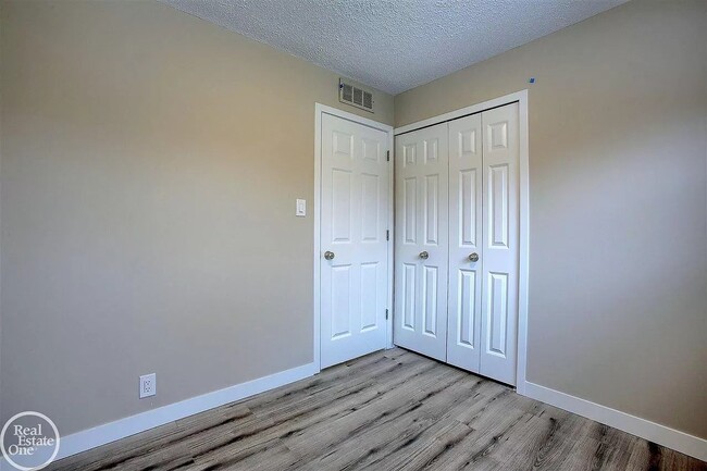 Building Photo - 47705 Roland St