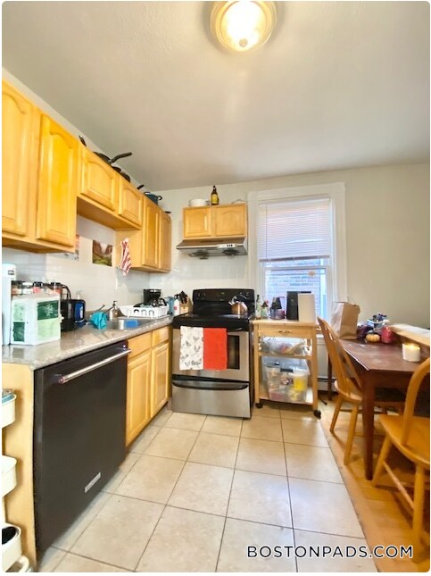 Building Photo - 3 Warwick St