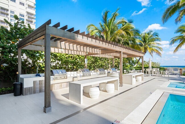 Building Photo - 730 N Ocean Blvd