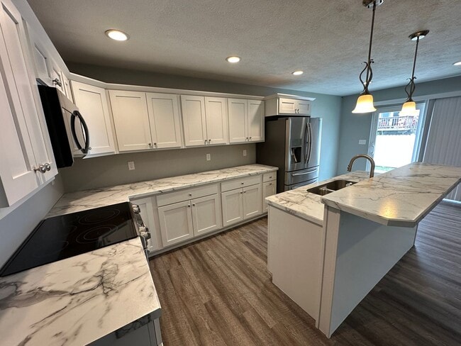 Building Photo - $2500 - Beautiful 3 bed 2 bath home in Sou...