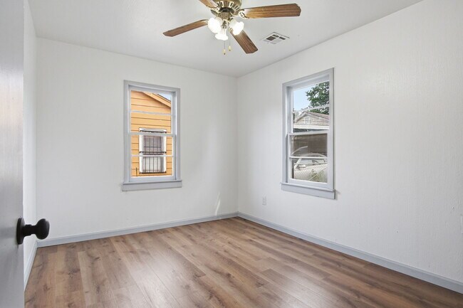 Building Photo - 2228 NE 23rd St