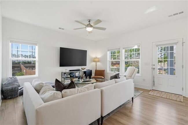 Building Photo - 3158 Webb Rd