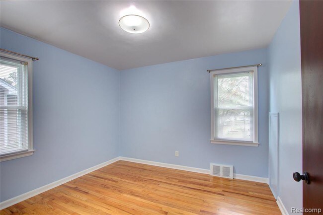 Building Photo - 249 S Chocolay Ave