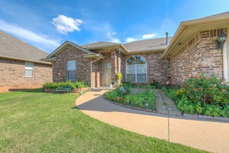 Building Photo - Edmond Schools + 4 bedrooms