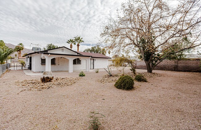 Building Photo - Charming one-story house