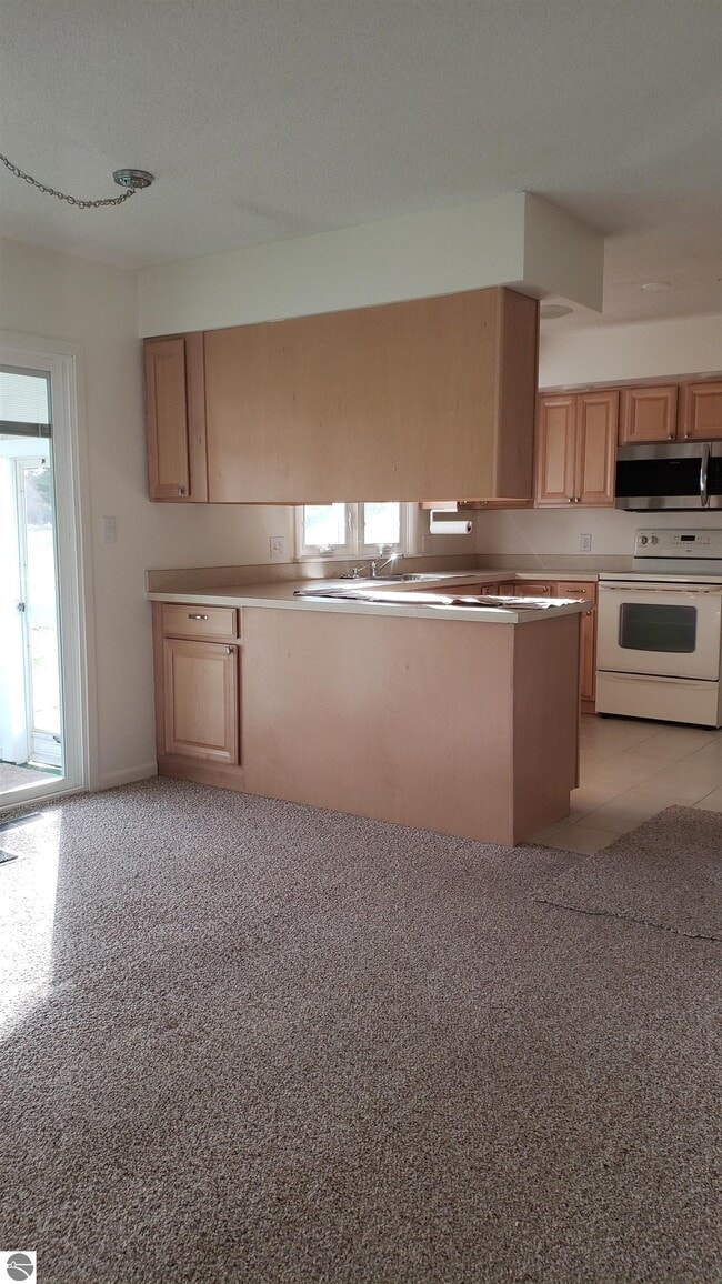 Building Photo - 213 Fairlane Dr