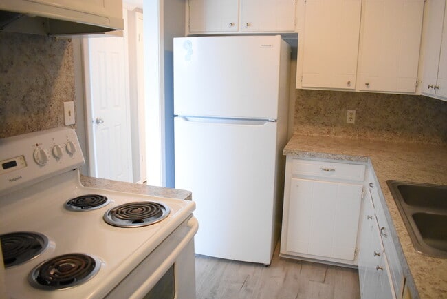 Building Photo - 3230 Pearl St