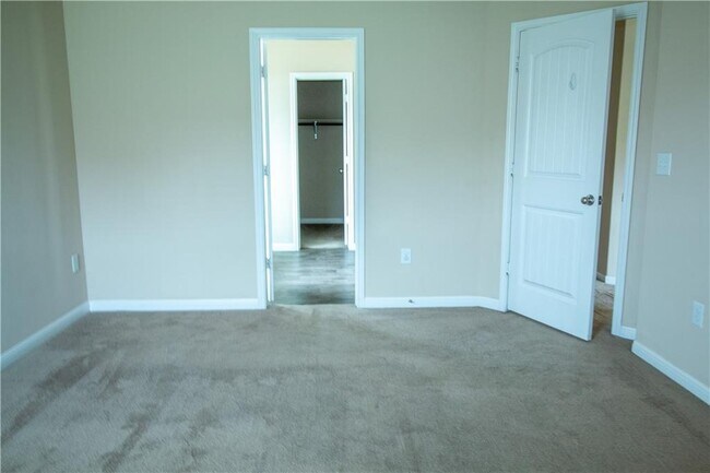 Building Photo - 142 Leon River Loop