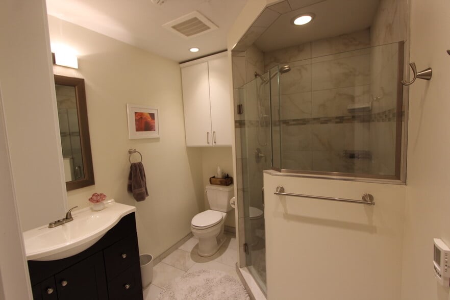 Bathroom 1 - 139 7th St