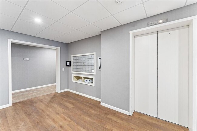 Building Photo - 30 Argyle Ave