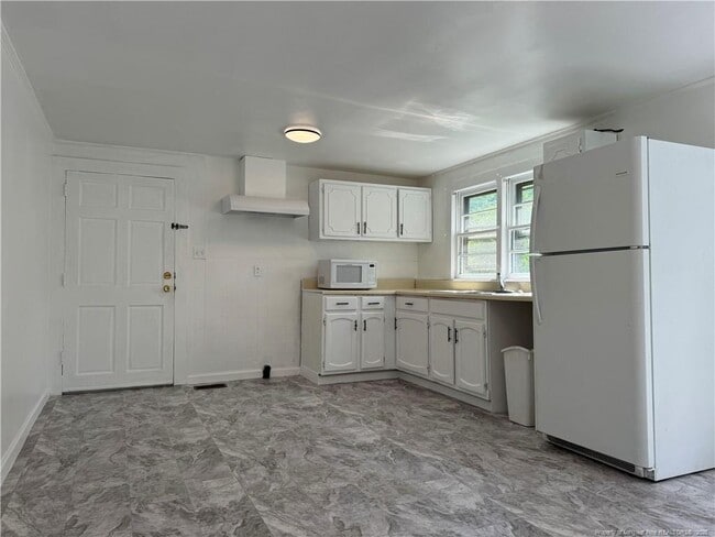 Building Photo - 293 Army Rd