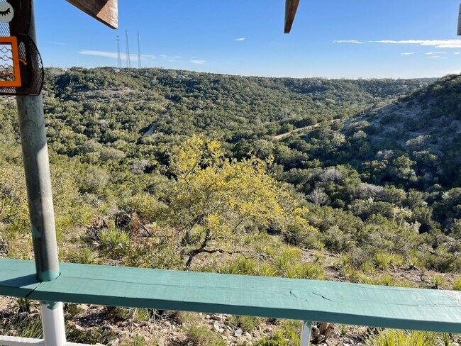 Building Photo - NEW ON MARKET // ALL BILLS PAID !