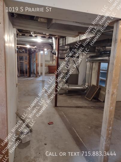 Building Photo - 1019 S Prairie St