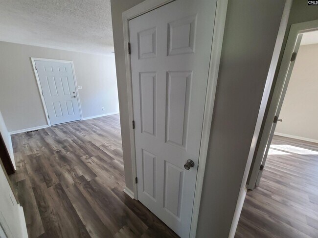 Building Photo - 134 Calvin Ct