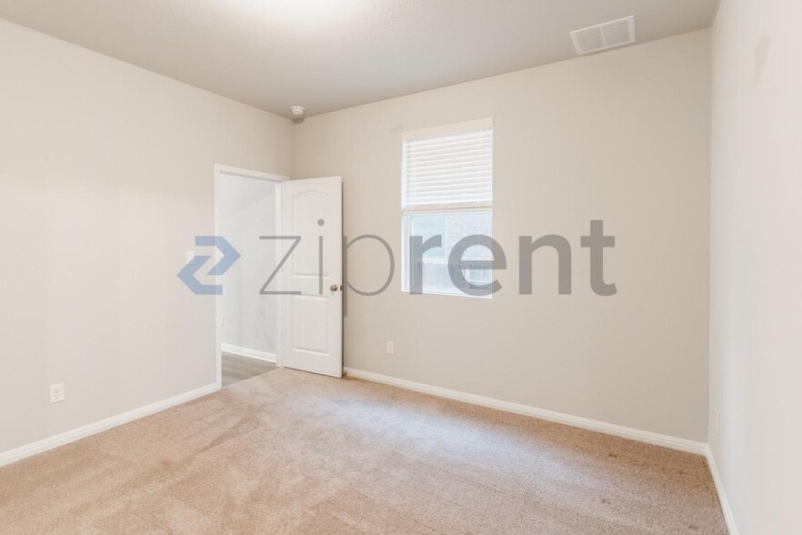 Building Photo - 120 Baron Von Gator Dr