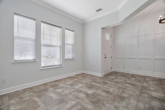 Building Photo - 150 Whisper Rock Dr