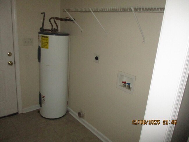 Building Photo - 3713 Countryside Dr