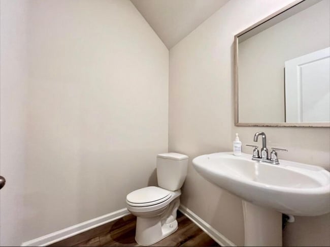 Building Photo - 1592 Villageside Ct