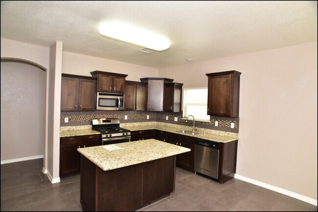 Building Photo - 13239 Emerald Isle St