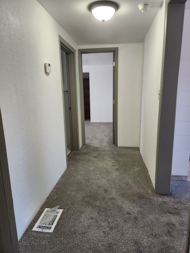 Building Photo - Occupied, do not disturb tenants.  Naches ...