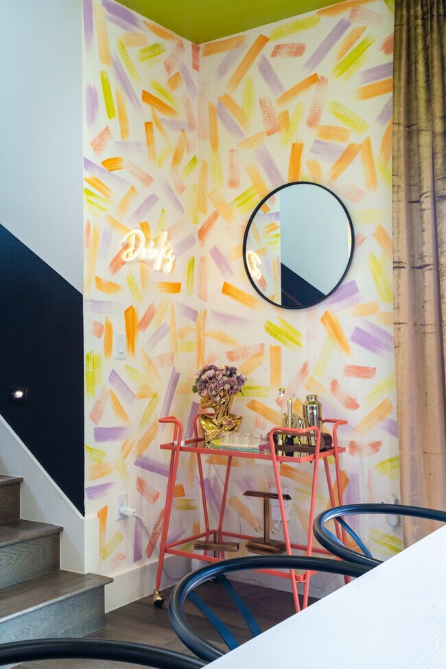 Building Photo - 2415 E 10th St