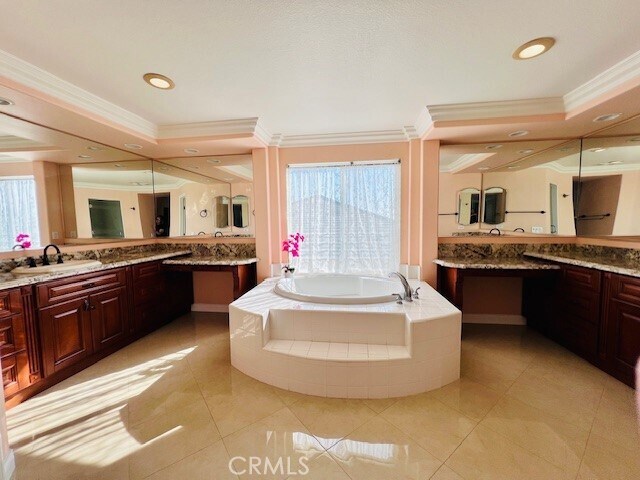 Building Photo - 23635 Canyon Vista Ct