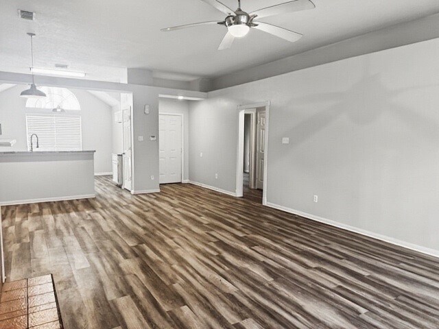 Building Photo - 31248 N Head Dr