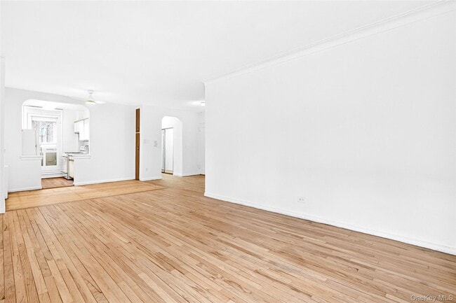 Building Photo - 2 Greenridge Ave