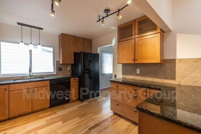 Building Photo - 3110 N Waterford Dr