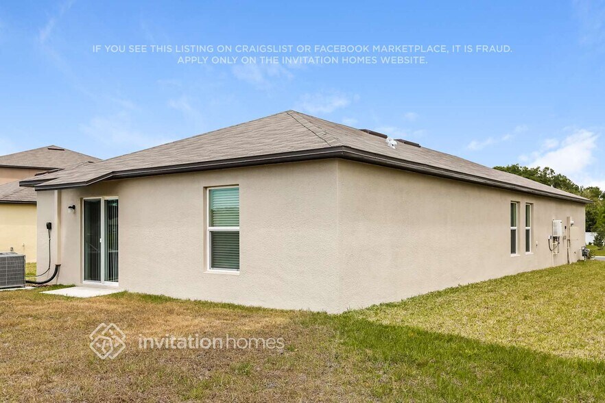 Building Photo - 8615 41st Ave E