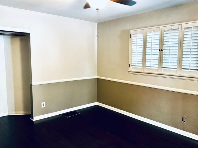 Building Photo - Two Bedroom Home for Rent on Naples Island