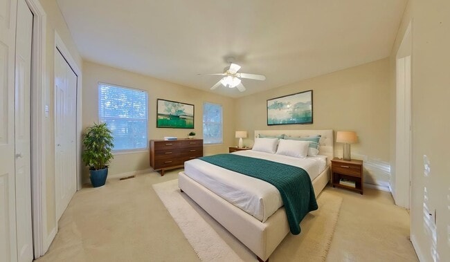 Building Photo - 976 Scenic Oak Ln