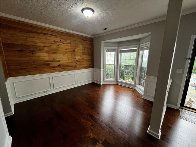 Building Photo - 2258 St Albans Pl