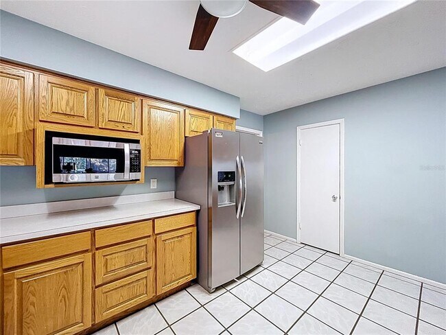 Building Photo - 1601 Riverhills Dr