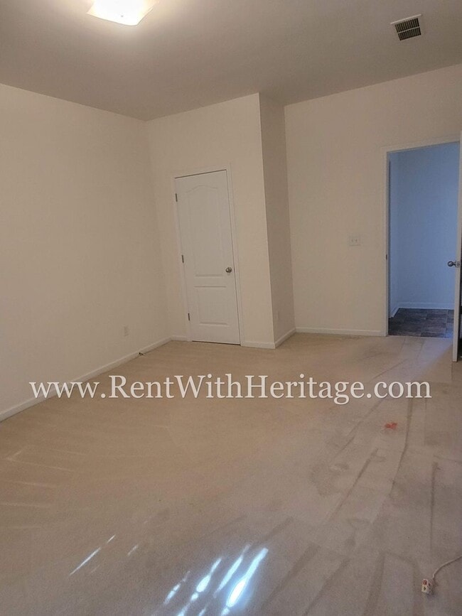 Building Photo - WOW!!!......COME SEE THIS GORGEOUS 4 BEDROOM / 3 BATH HOME IN THE POPULAR KINGSWOOD SUBDIVSION-A ...