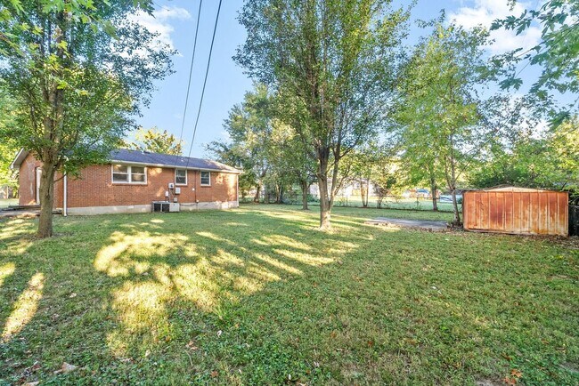 Building Photo - 1509 Nichols Dr