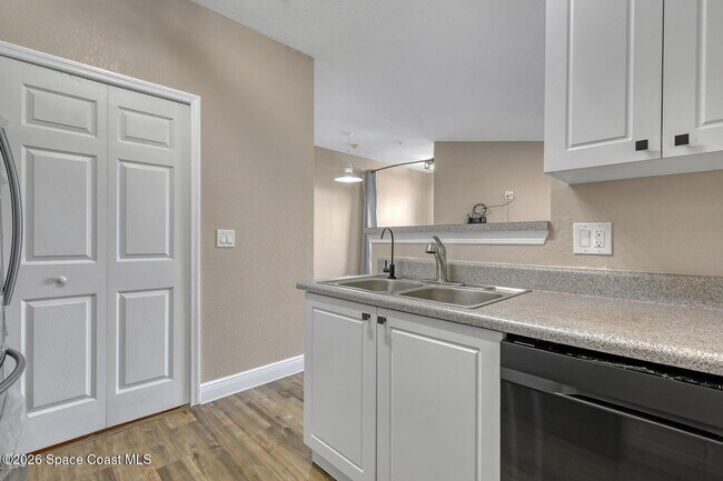 Building Photo - 1747 Sophias Dr
