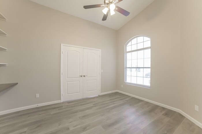 Building Photo - 9542 W Potter Dr