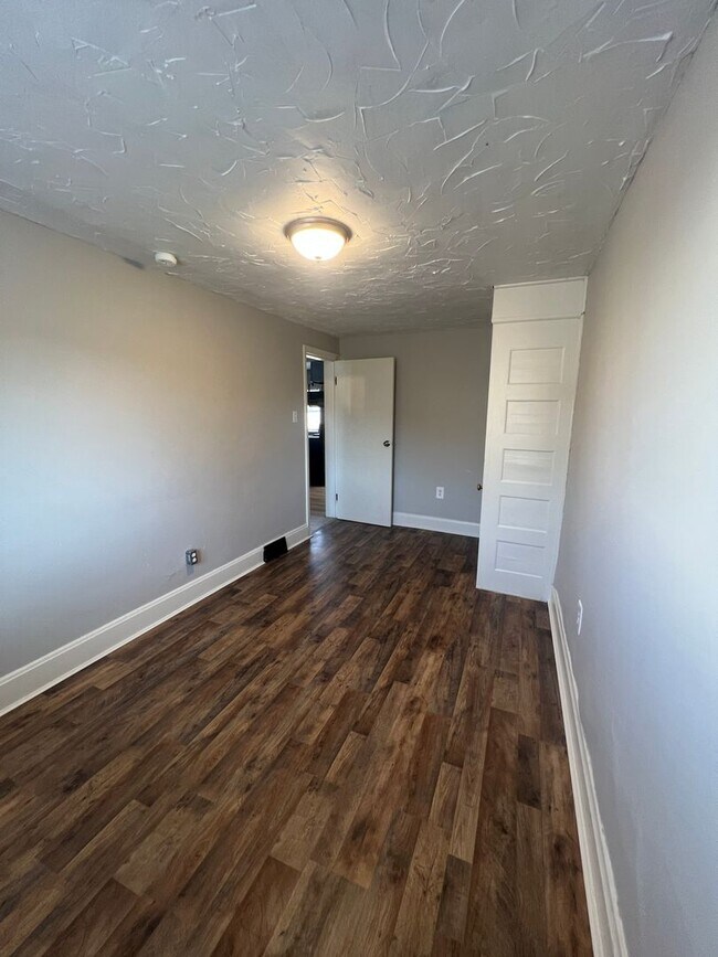 Building Photo - 278 Hosack St