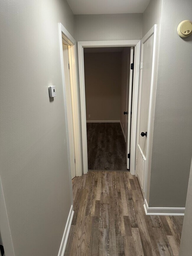 Building Photo - Completely Remodeled 2 Bedroom, 2 Bathroom...