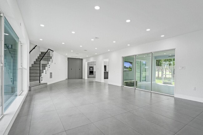 Building Photo - 6700 E Tropical Way