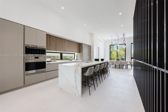 Building Photo - 92 SW 28th Rd