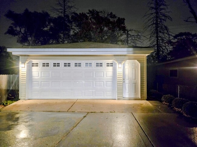 Building Photo - 3803 N Pacific Ave