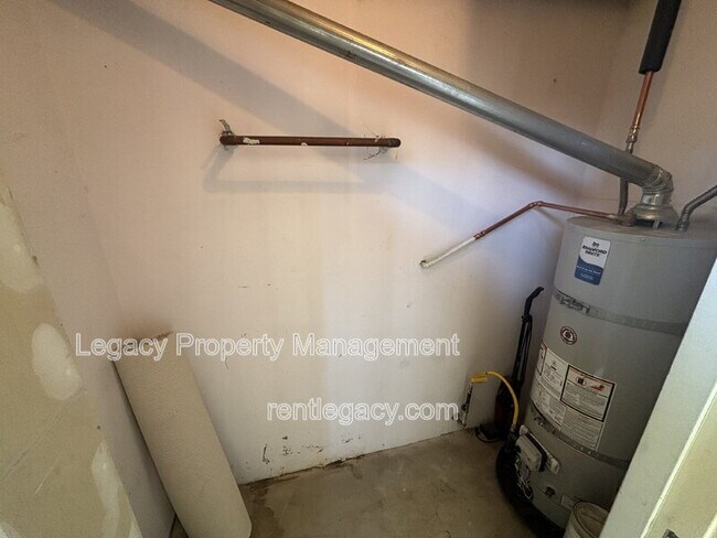 Building Photo - 1501 Secret Ravine Pkwy
