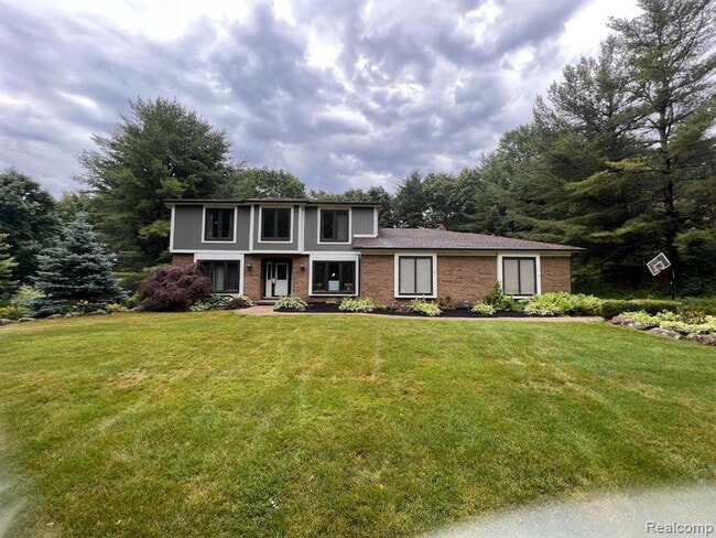 Primary Photo - 6588 White Pines Dr