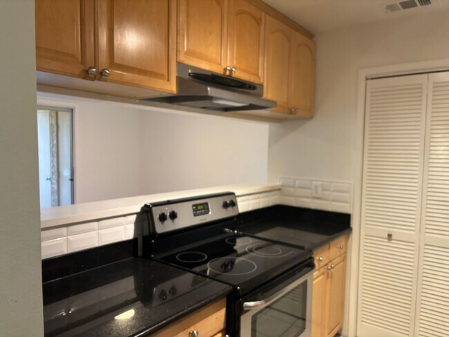 Building Photo - Resort living in Siena Hills-Condo with Pool, Gym and more!